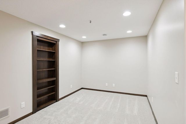 14246 Garden Way N, Hugo, MN 55038