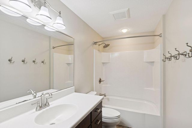 14246 Garden Way N, Hugo, MN 55038