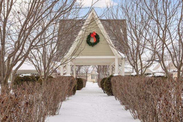 14246 Garden Way N, Hugo, MN 55038