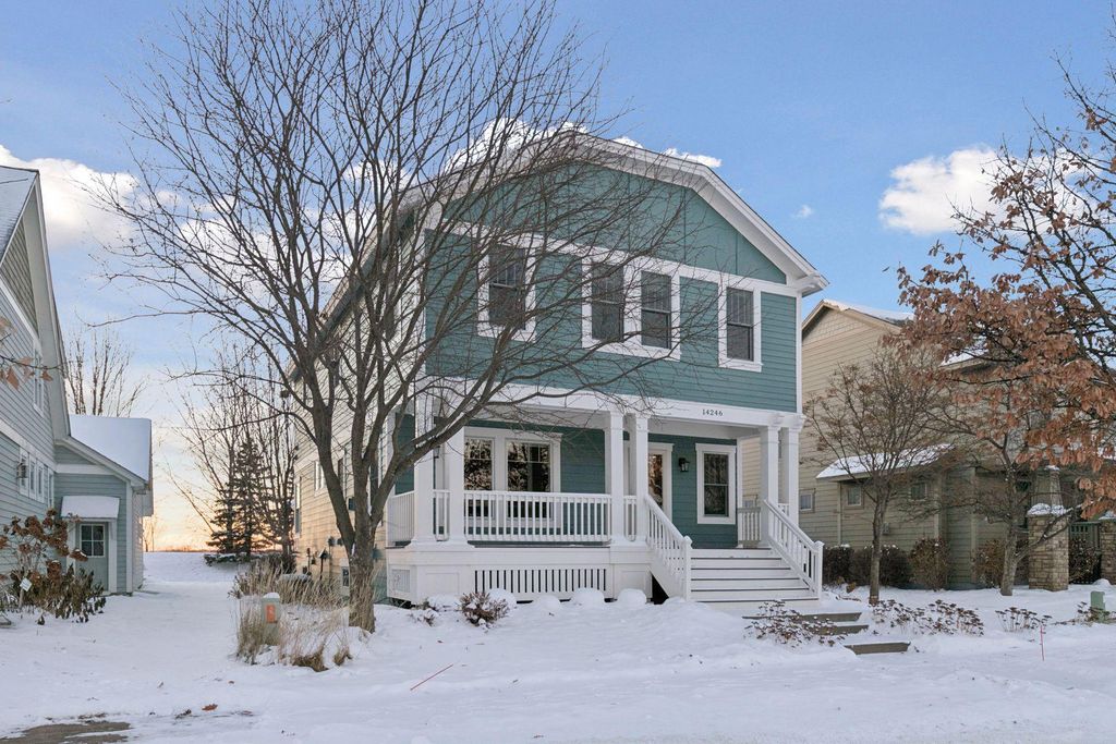 14246 Garden Way N, Hugo, MN 55038