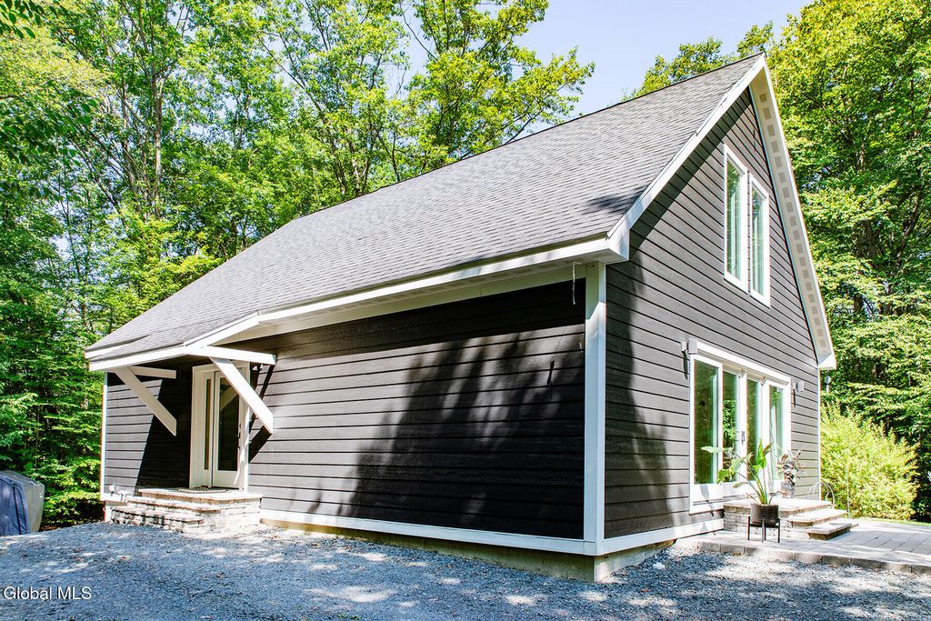 46 Rt 236, Halfmoon, NY 12065