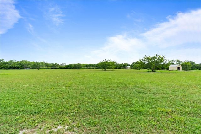 200 Baggs Trai, Mathis, TX 78368
