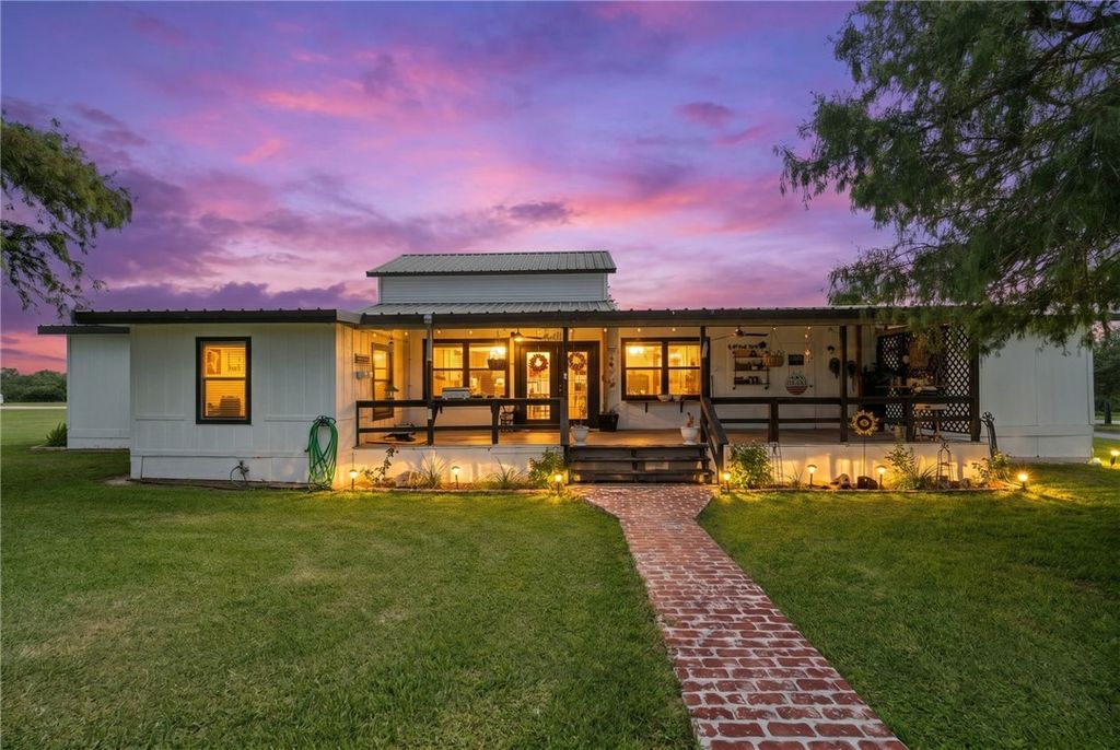 200 Baggs Trai, Mathis, TX 78368