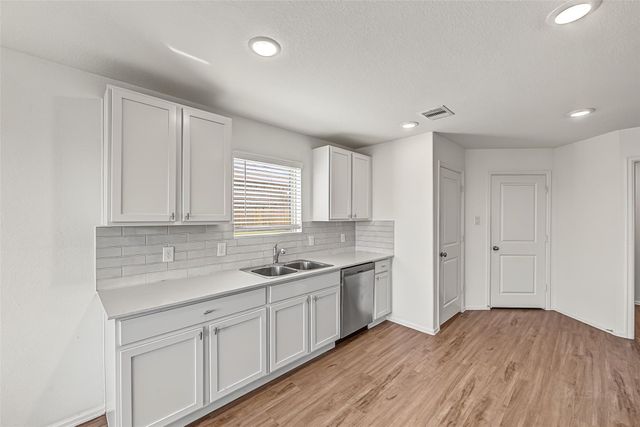 4127 Neches Bend Drive, Baytown, TX 77521
