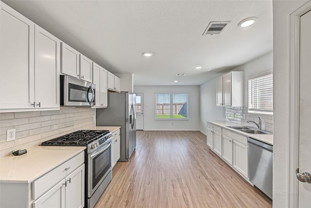 4127 Neches Bend Drive, Baytown, TX 77521