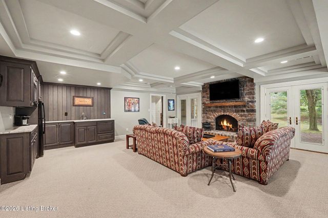 7016 Breakwater Pl, Prospect, KY 40059