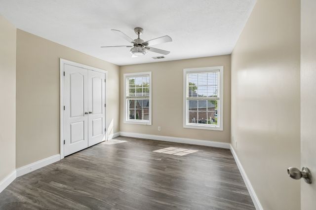 1014 Cabriolet Ct, Gallatin, TN 37066