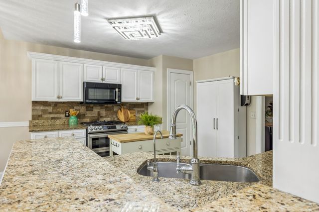 1014 Cabriolet Ct, Gallatin, TN 37066