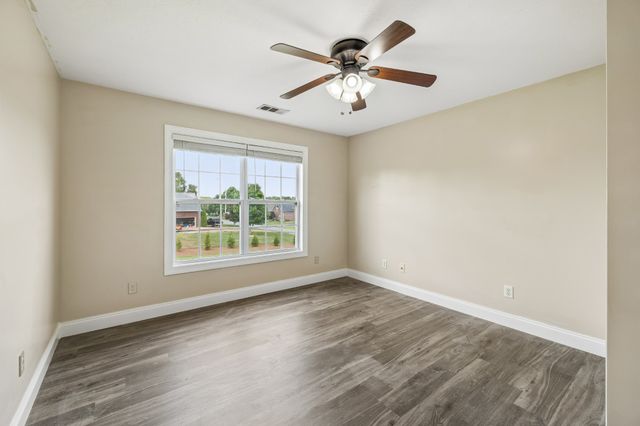 1014 Cabriolet Ct, Gallatin, TN 37066