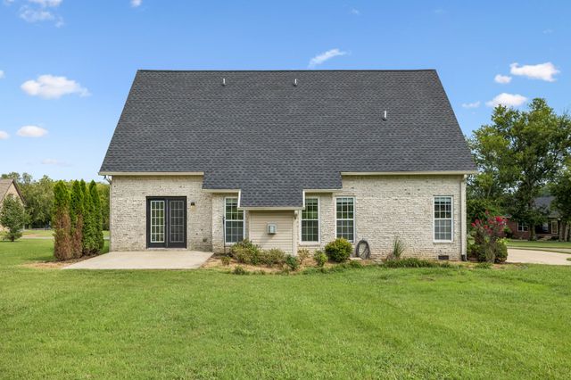 1014 Cabriolet Ct, Gallatin, TN 37066