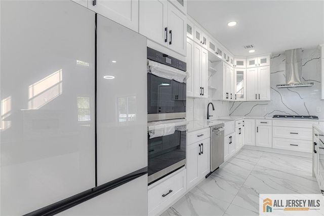 108 Jersey Avenue, Edison, NJ 08820