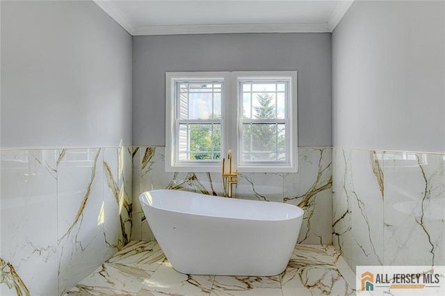 108 Jersey Avenue, Edison, NJ 08820
