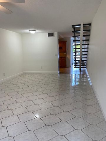 15385 S Dixie Highway 12, Palmetto Bay, FL 33157