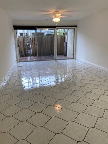 15385 S Dixie Highway 12, Palmetto Bay, FL 33157