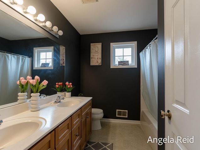 3528 Birch Knoll Drive Se, City Of Kentwood, MI 49512