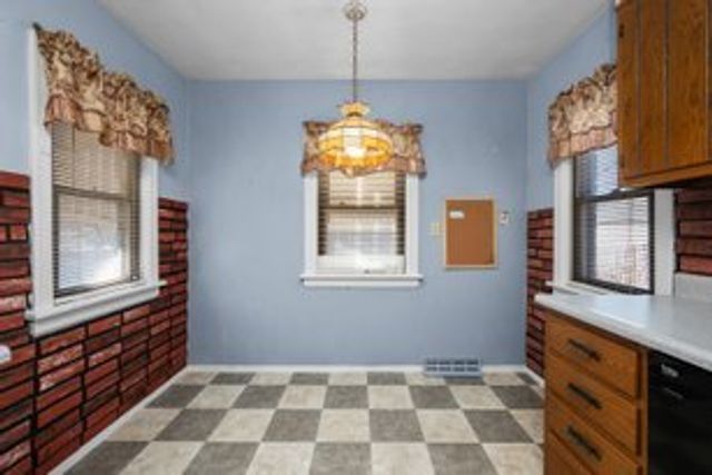 2030 40th Street, Rock Island, IL 61201