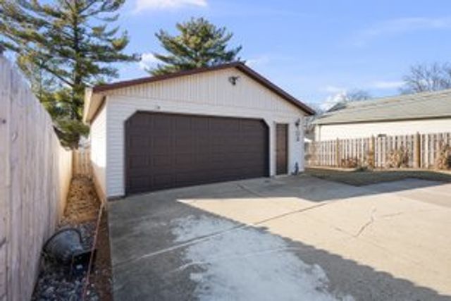 2030 40th Street, Rock Island, IL 61201