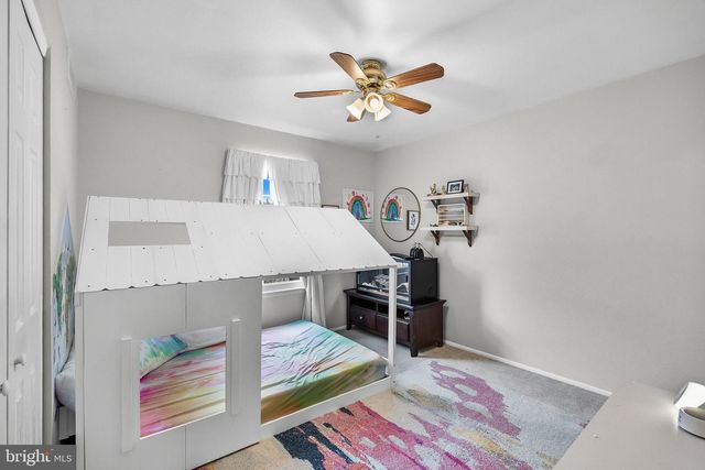 6 KEATLEY DR, Marlton, NJ 08053