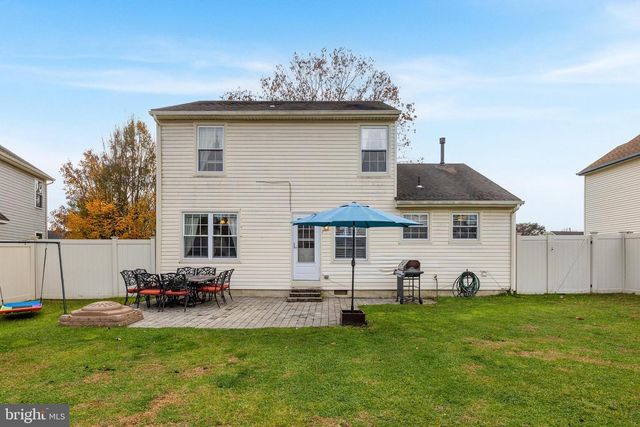 6 KEATLEY DR, Marlton, NJ 08053