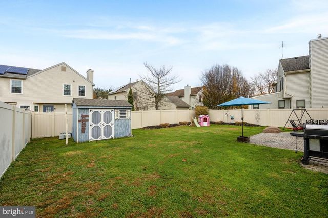 6 KEATLEY DR, Marlton, NJ 08053