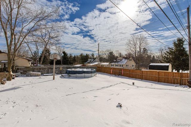 8670 N Eston Road, Clarkston, MI 48348