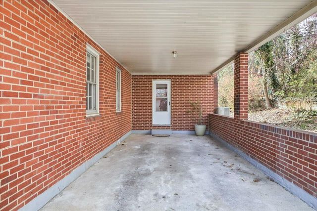 2219 Langdon RD, Roanoke, VA 24015