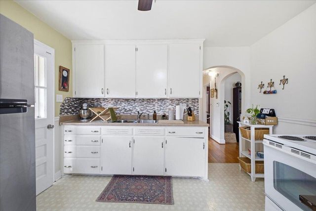 2219 Langdon RD, Roanoke, VA 24015