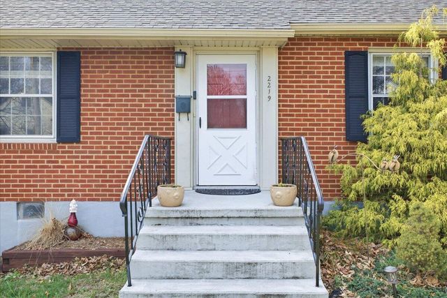 2219 Langdon RD, Roanoke, VA 24015