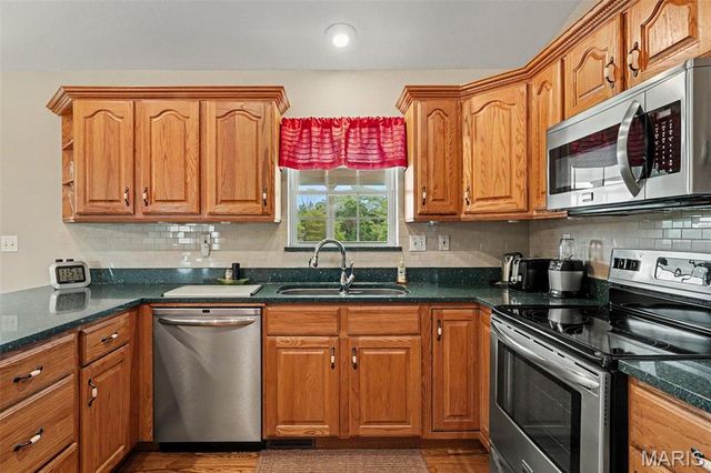18292 Salem School Road, Farmington, MO 63640