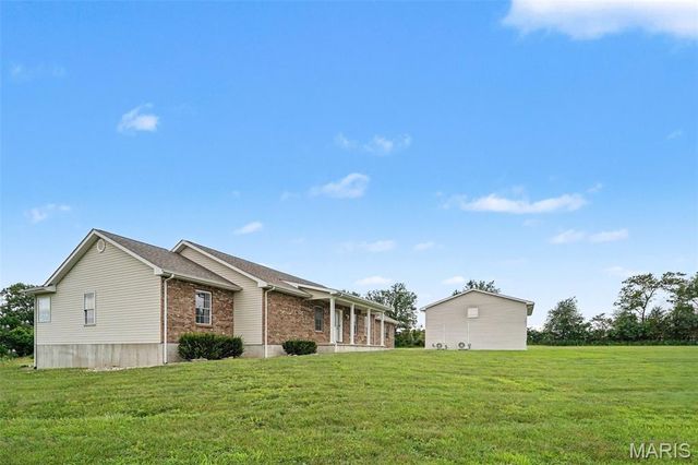 18292 Salem School Road, Farmington, MO 63640