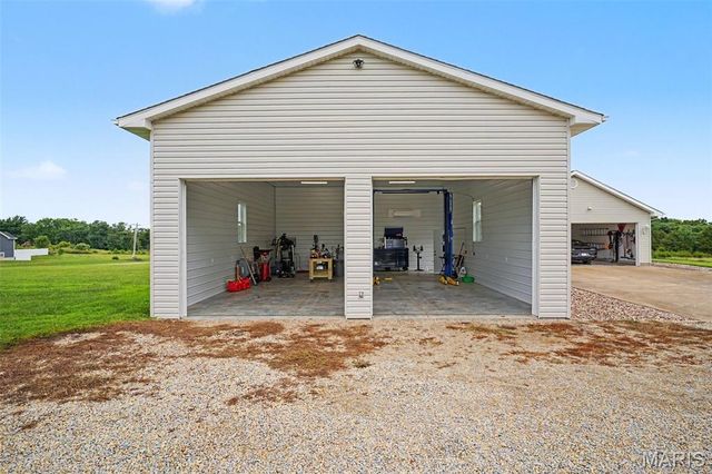 18292 Salem School Road, Farmington, MO 63640