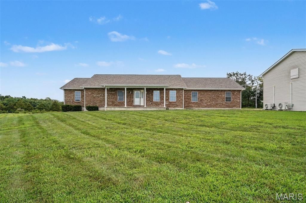 18292 Salem School Road, Farmington, MO 63640