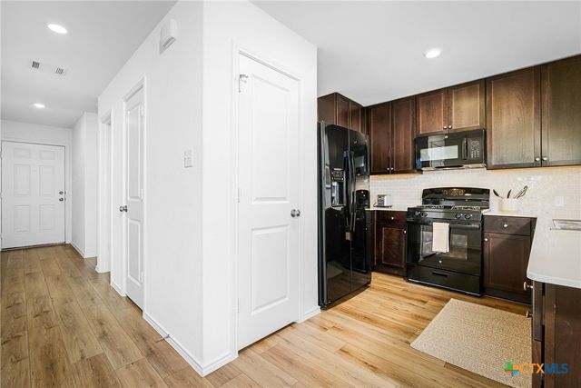 175 Amber Glen, San Marcos, TX 78656