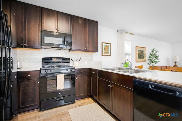 175 Amber Glen, San Marcos, TX 78656