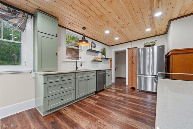 613 Sherman Street, Geneva, OH 44041