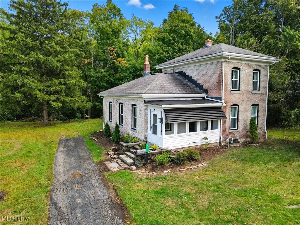 613 Sherman Street, Geneva, OH 44041