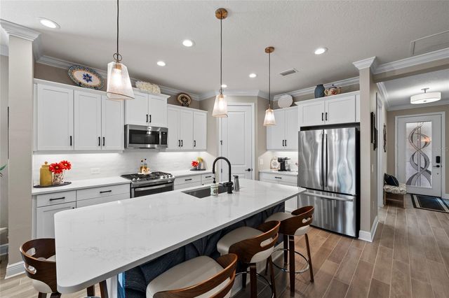 10169 LAKE WALES CIRCLE, Sarasota, FL 34241