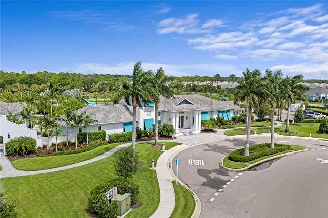 10169 LAKE WALES CIRCLE, Sarasota, FL 34241