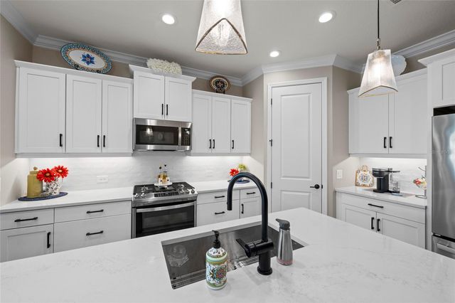 10169 LAKE WALES CIRCLE, Sarasota, FL 34241