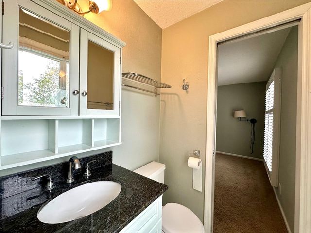 2445 Glass Road NE, Cedar Rapids, IA 52402