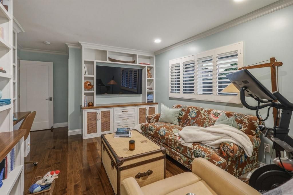 Image 28 of property listing at 3618 Fenelon, San Diego, CA 92106