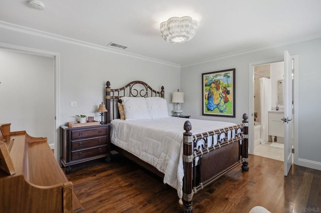 Image 30 of property listing at 3618 Fenelon, San Diego, CA 92106