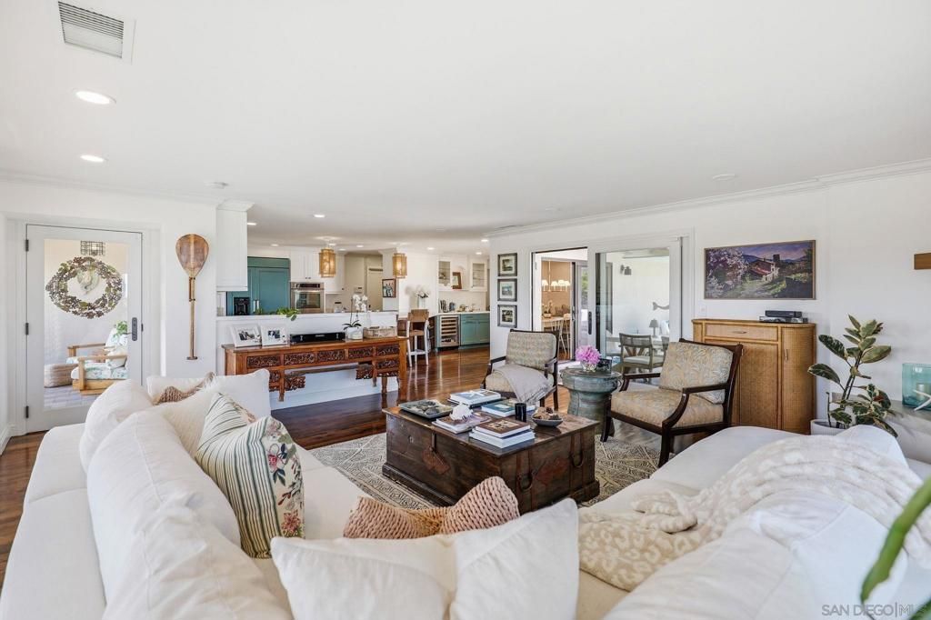 Image 8 of property listing at 3618 Fenelon, San Diego, CA 92106