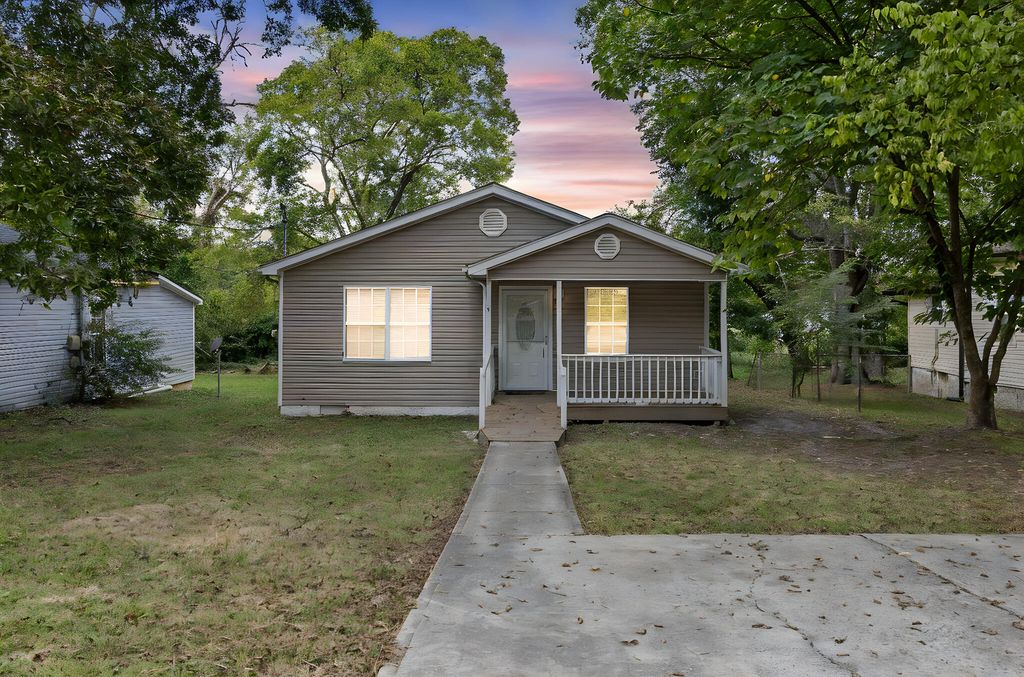 2121 Davenport Street, Chattanooga, TN 37406