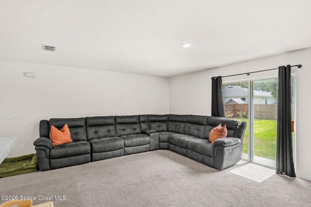 3373 Navajo Avenue SW, Palm Bay, FL 32908