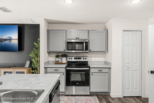 3373 Navajo Avenue SW, Palm Bay, FL 32908