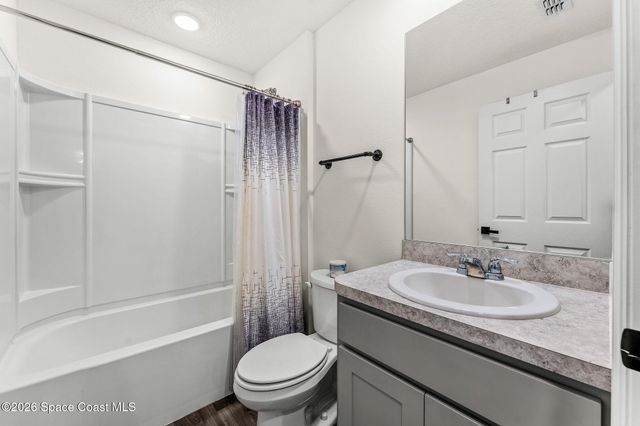 3373 Navajo Avenue SW, Palm Bay, FL 32908