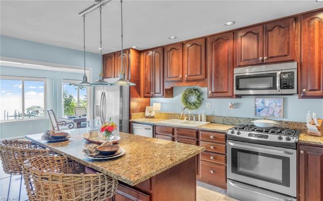 2401 N Shore DR, Smithfield, VA 23430