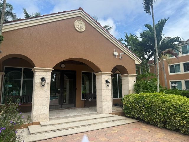 1180 RESERVE WAY 302, Naples, FL 34105