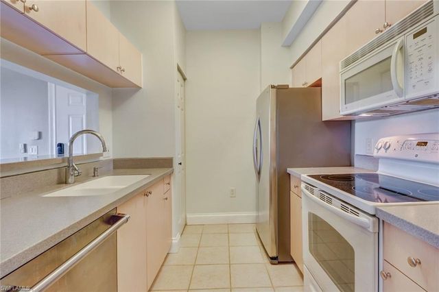 1180 RESERVE WAY 302, Naples, FL 34105